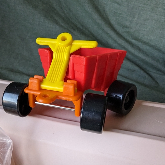 Muppet Babies Vintage Fozzie Bear 1990 McDonald's Toy Canada 90's Red Wagon Bag - Picture 6 of 12